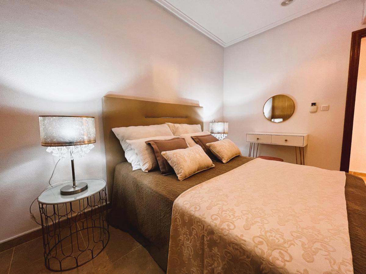 Holiday Suite Fragata Torrevieja Kültér fotó